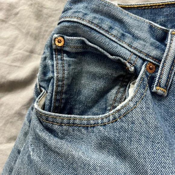 LEVI'S 501XX Mens Jeans 34x32 Light Wash Button Fly Distressed Rips Tears Casual - Picture 13 of 16